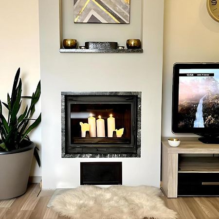 Historic Charm - Cozy Nordic Retreat In Time-Honored Residency Apartment Tallinn Ngoại thất bức ảnh