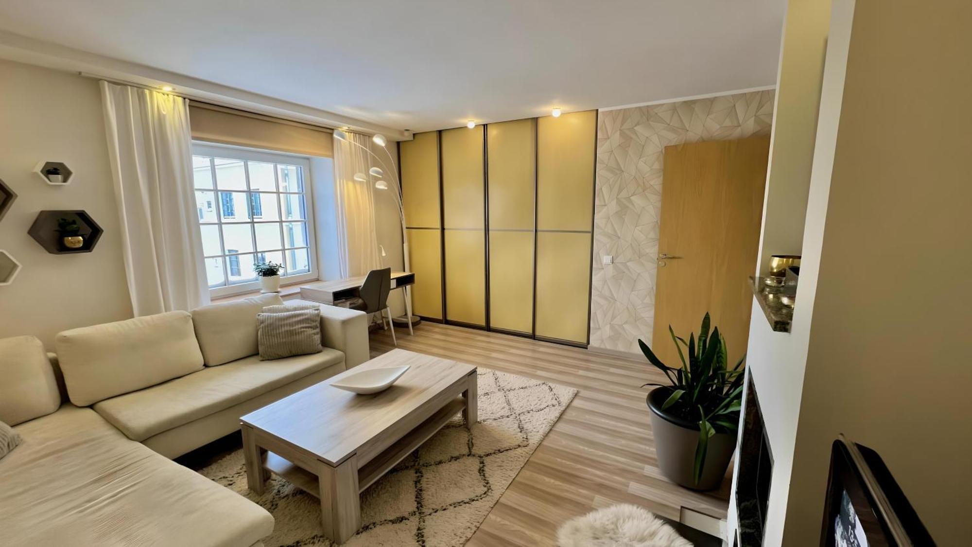 Historic Charm - Cozy Nordic Retreat In Time-Honored Residency Apartment Tallinn Ngoại thất bức ảnh